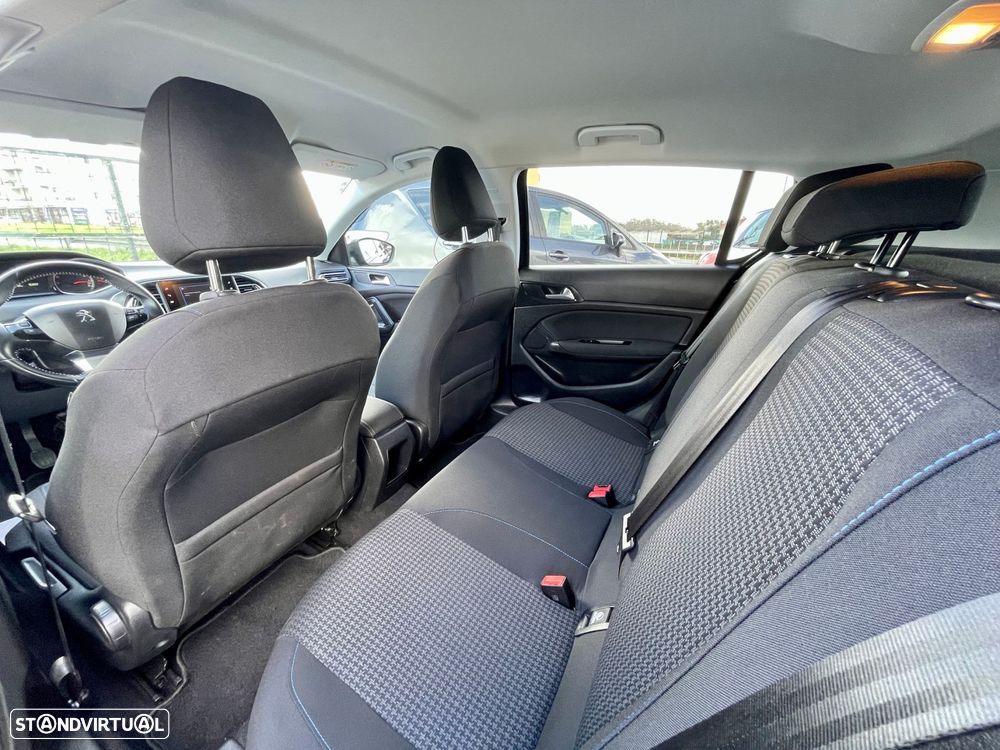 Peugeot 308 1.2 PureTech Style - 19