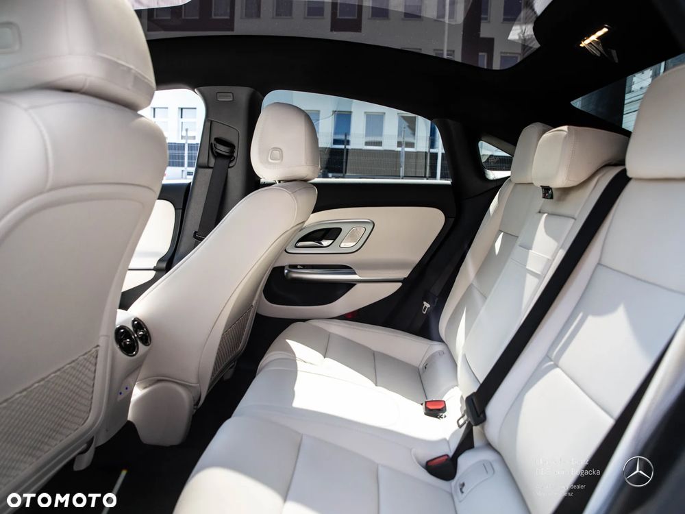 Mercedes-Benz CLA 220 mHEV 4-Matic 8G-DCT - 10