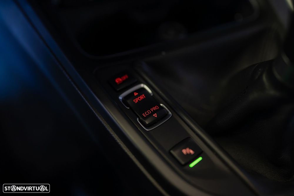 BMW 318 d Pack M - 42