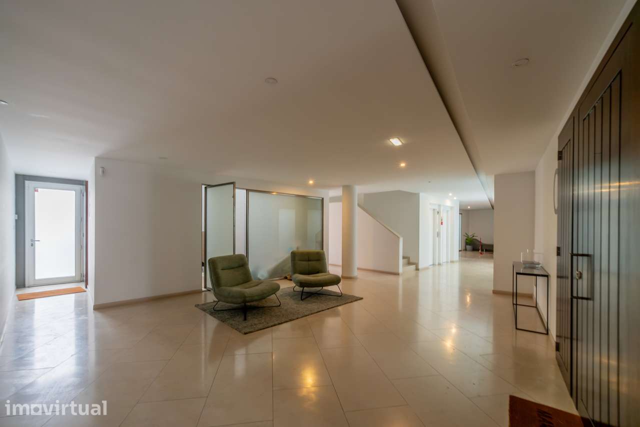 Apartamento T1 com parqueamento no centro de Torres Vedras - Grande imagem: 4/31