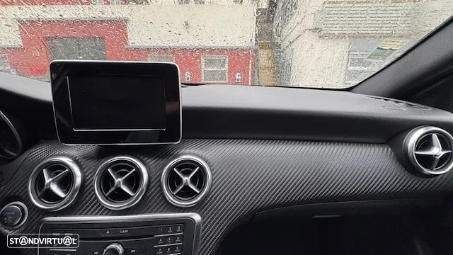 Mercedes-Benz A 200 d AMG Line - 11