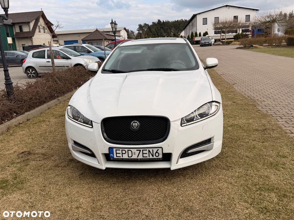 Jaguar XF 2.2 D Premium Luxury - 4