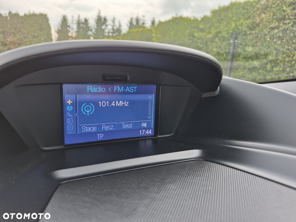 Ford Kuga 2.0 TDCi 2x4 Titanium - 25