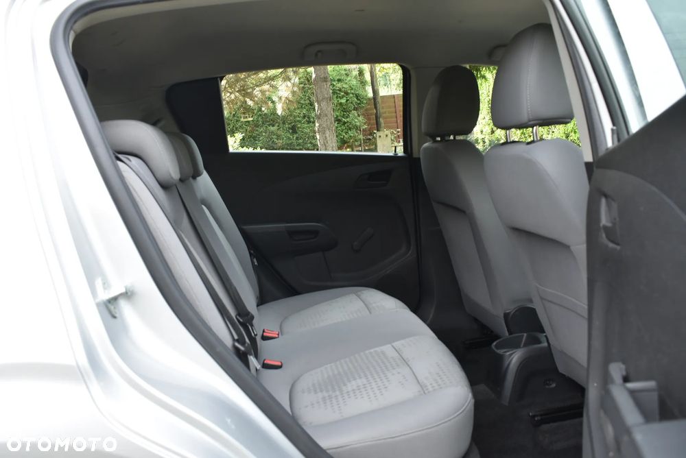 Chevrolet Aveo 1.2 LS+ - 23