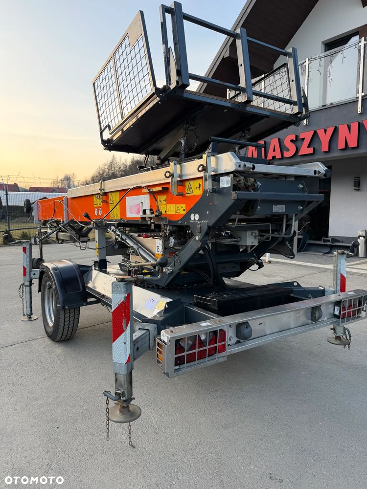 Paus Easy Big 25WH Drabina Dekarska w pełni Hydrauliczna 26 metrów. Obrotowa. 2018rok. Jak Nówka z salonu. praktycznie zerowy przebieg! Odpala na kluczyk. Silnik Honda. Serwisy w Dekra do Końca. Sprowadzona z Komuny Norweskiej. Wielka Okazja. Dokumenty do rejestracji. Dodatkowe sterowanie z góry. Nowy model - 1