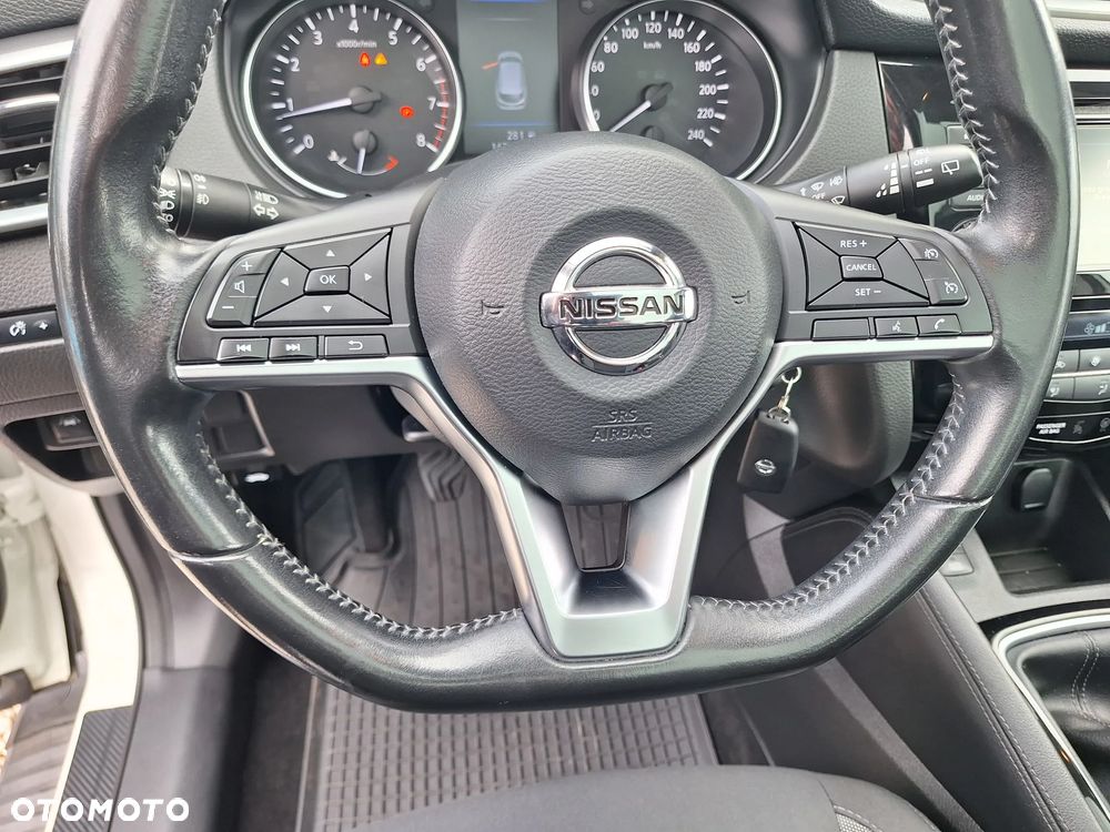 Nissan Qashqai 1.3 DIG-T SHIRO - 25