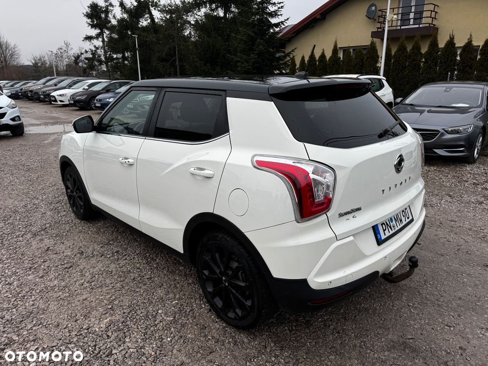SsangYong/KGM Tivoli e-XGi 160 2WD Black+White - 15
