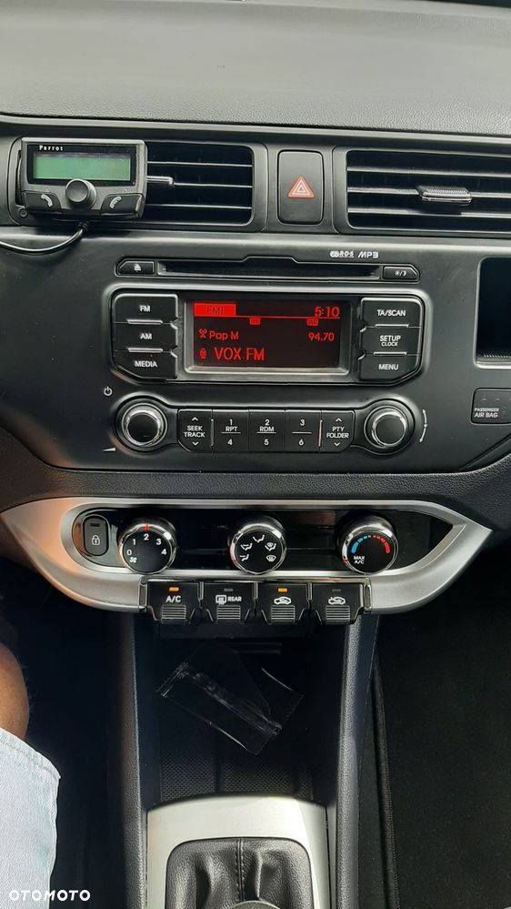 Kia Rio 1.2 Attract - 21