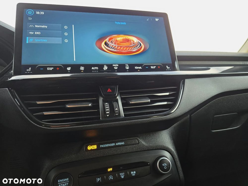 Ford Focus 1.5 EcoBlue Start-Stopp-System ST-LINE - 25