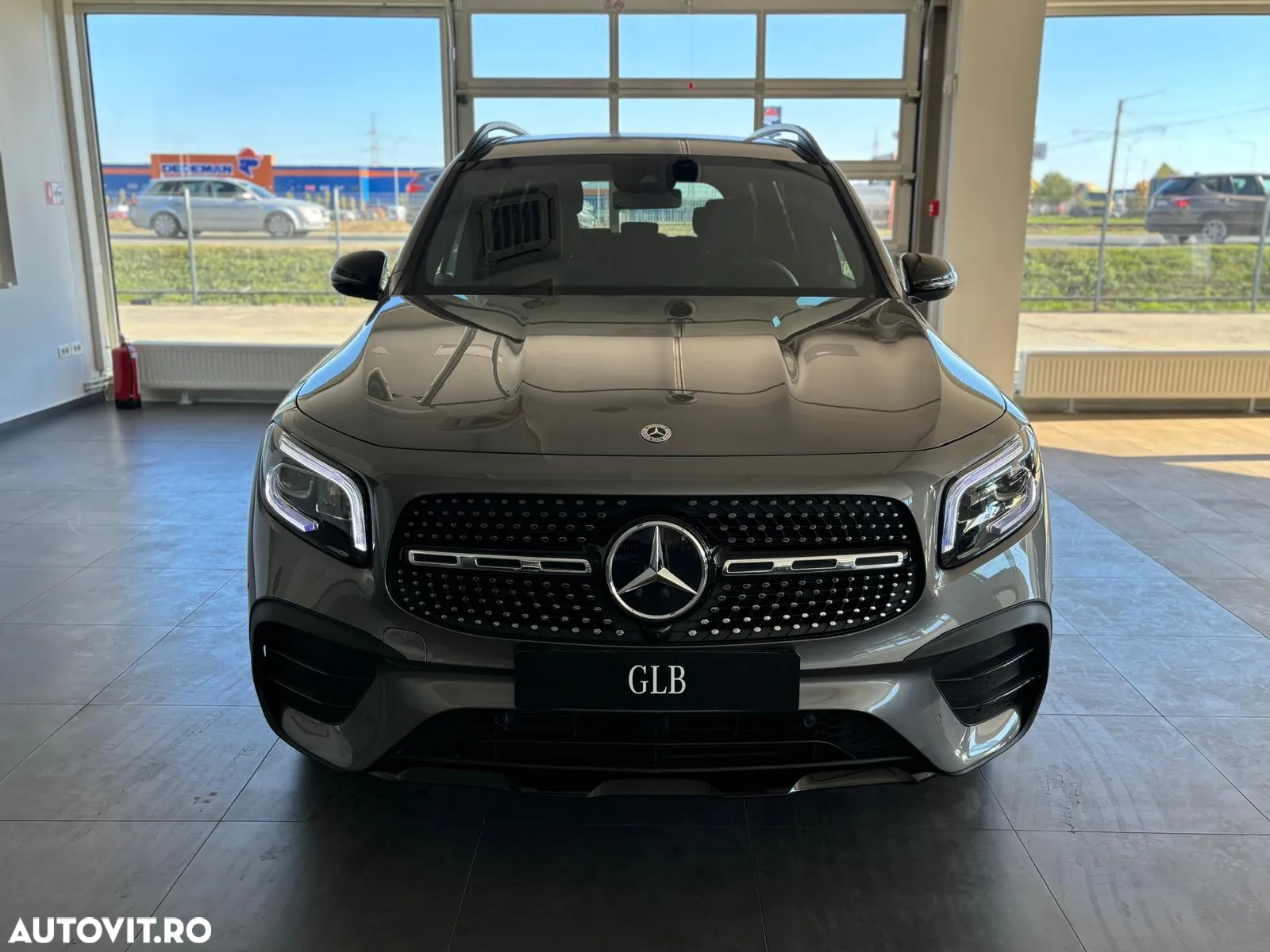 Mercedes-Benz GLB 200 4Matic 8G-DCT AMG Line - 3