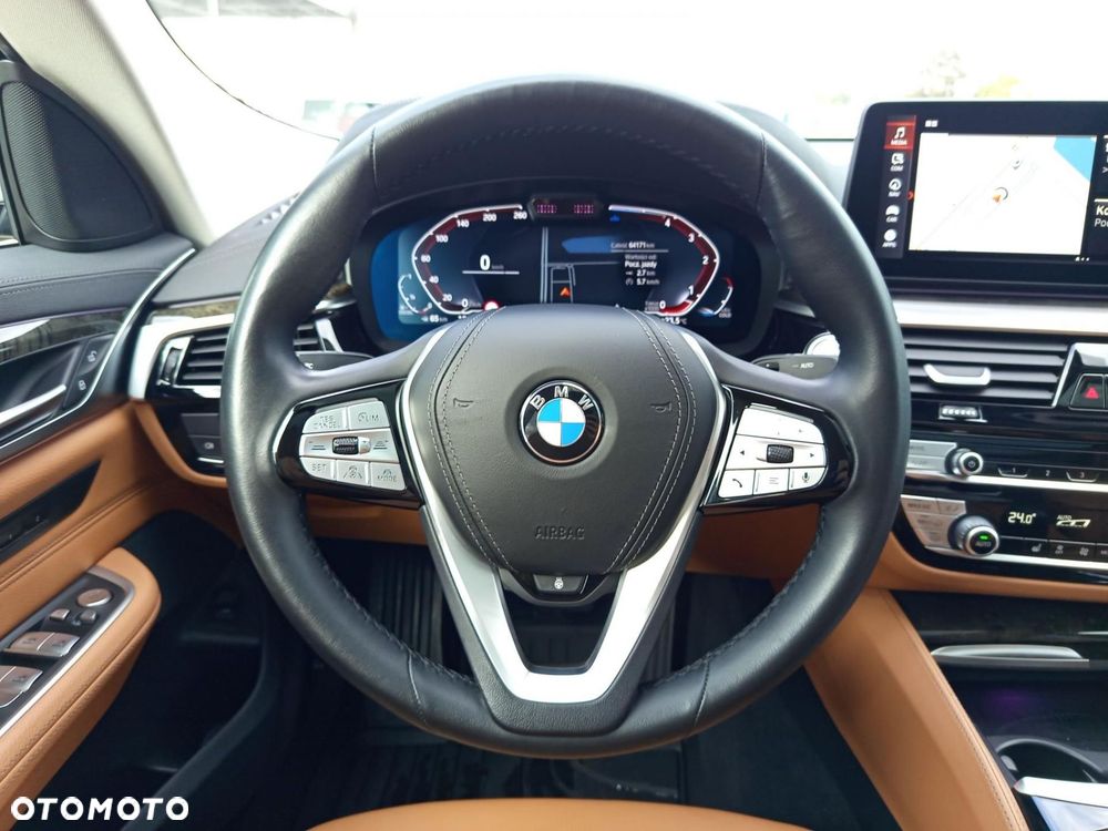 BMW 6GT - 14