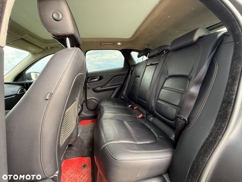 Jaguar F-Pace 2.0 i4P AWD Prestige - 18