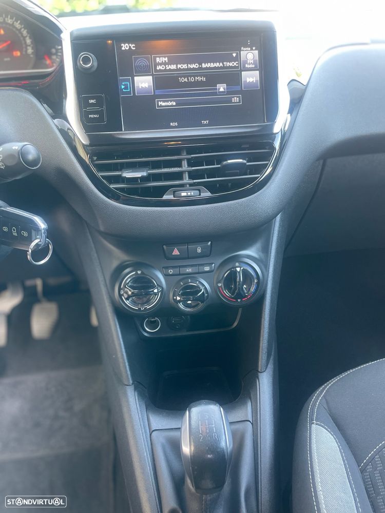 Peugeot 208 ver-1-2-puretech-style - 15