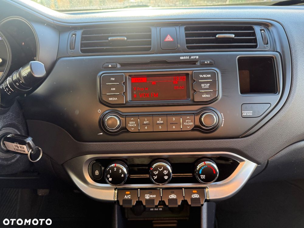 Kia Rio 1.2 Attract - 16