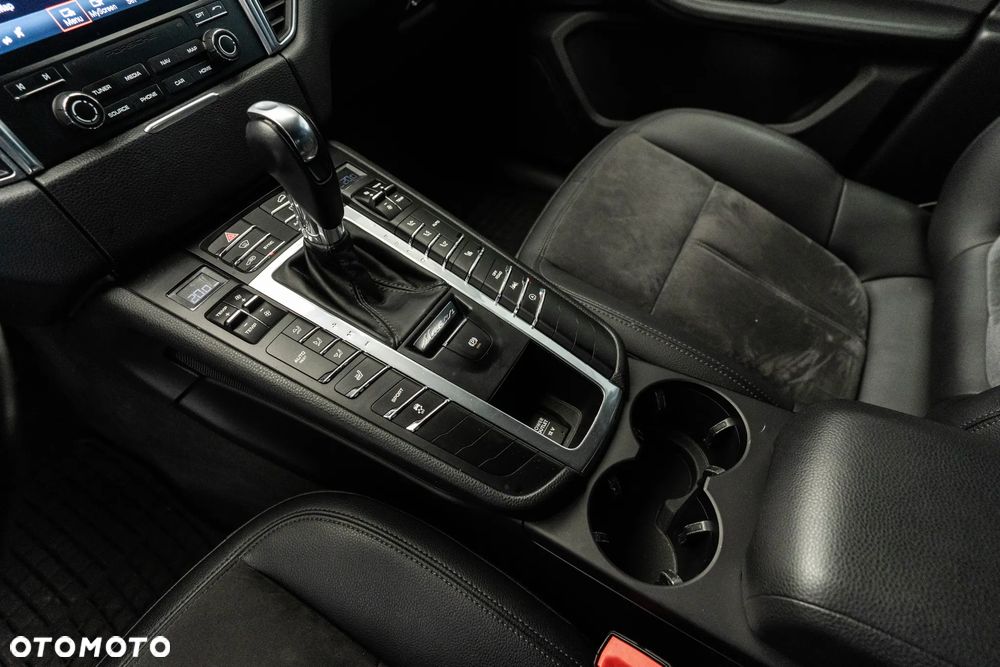 Porsche Macan - 19