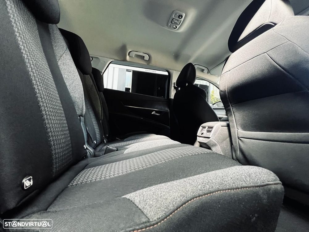 Peugeot 5008 1.5 BlueHDi Allure EAT8 - 38