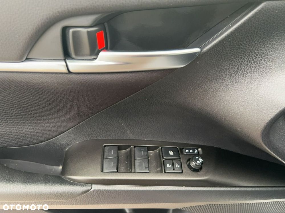 Toyota Camry - 13