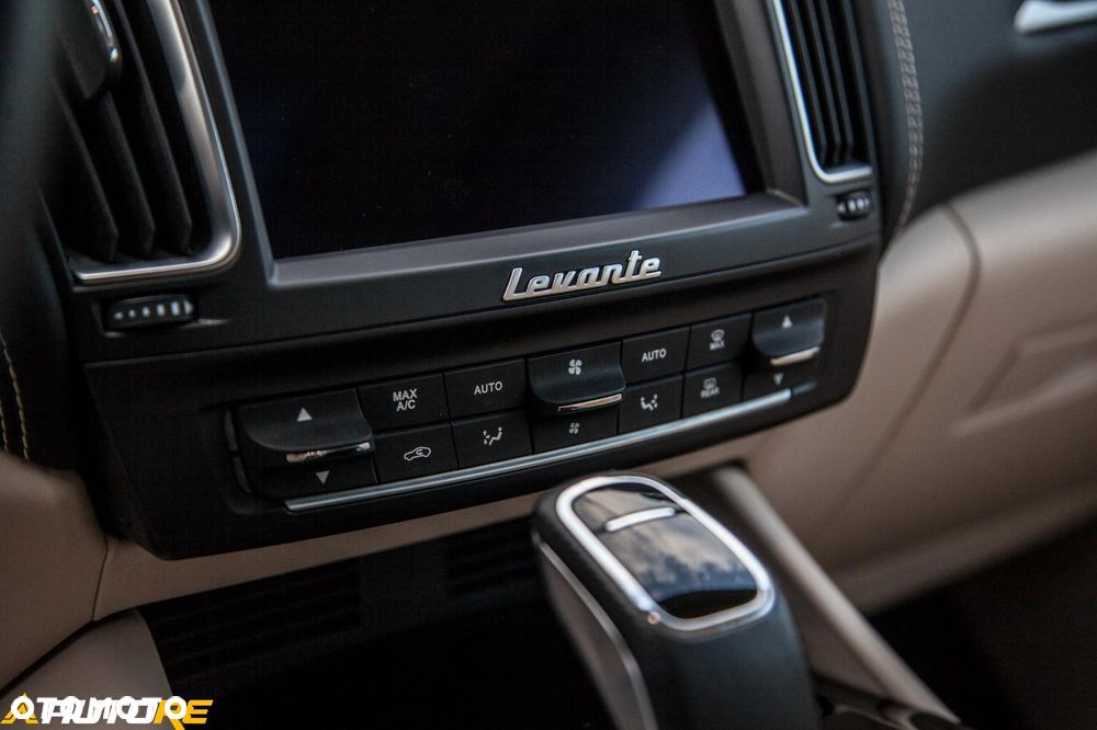 Maserati Levante Q4 GranLusso - 21