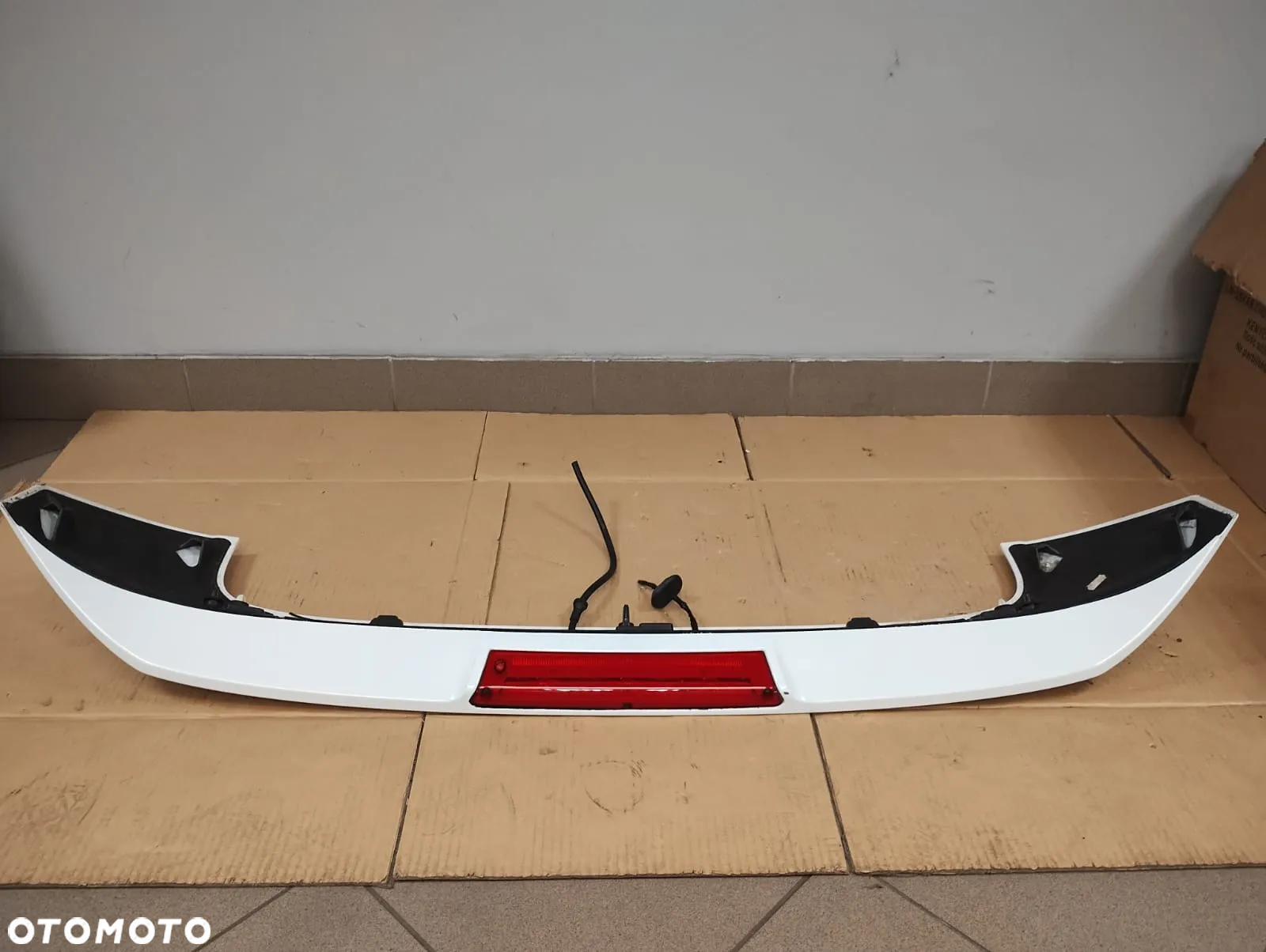 FORD FIESTA MK7 SPOILER KLAPY TYLNEJ / BAGAŻNIKA  EUROPA - 8