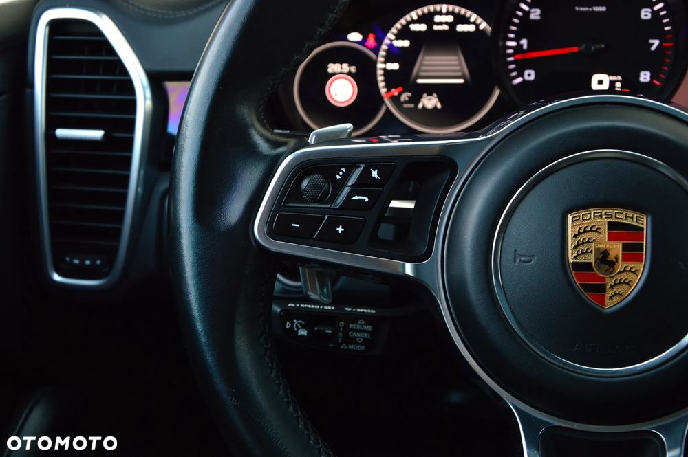 Porsche Cayenne Standard - 26