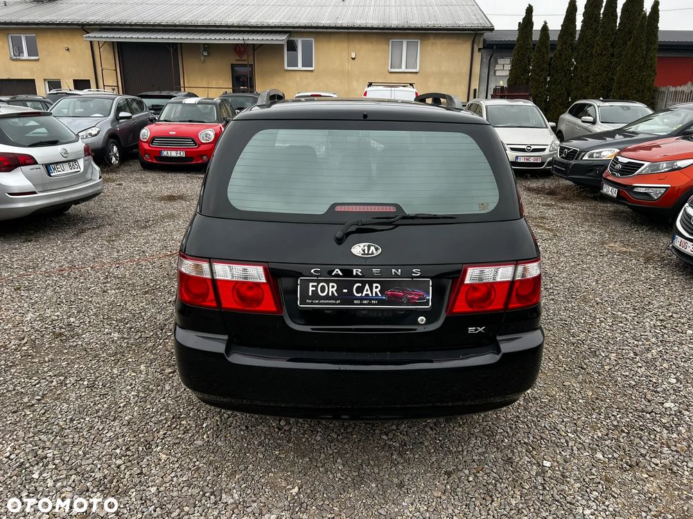 Kia Carens 2.0 EX - 10