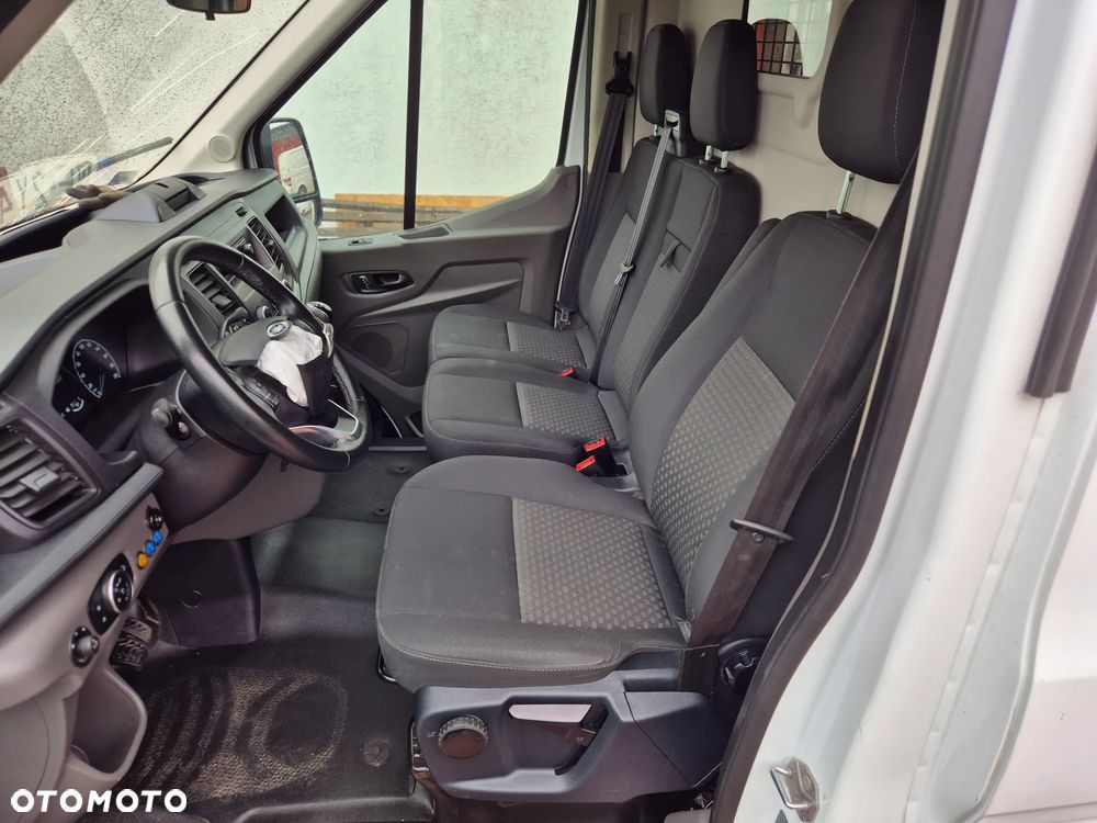 Ford Transit - 30