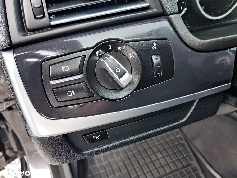 BMW Seria 5 518d Touring Luxury Line - 15