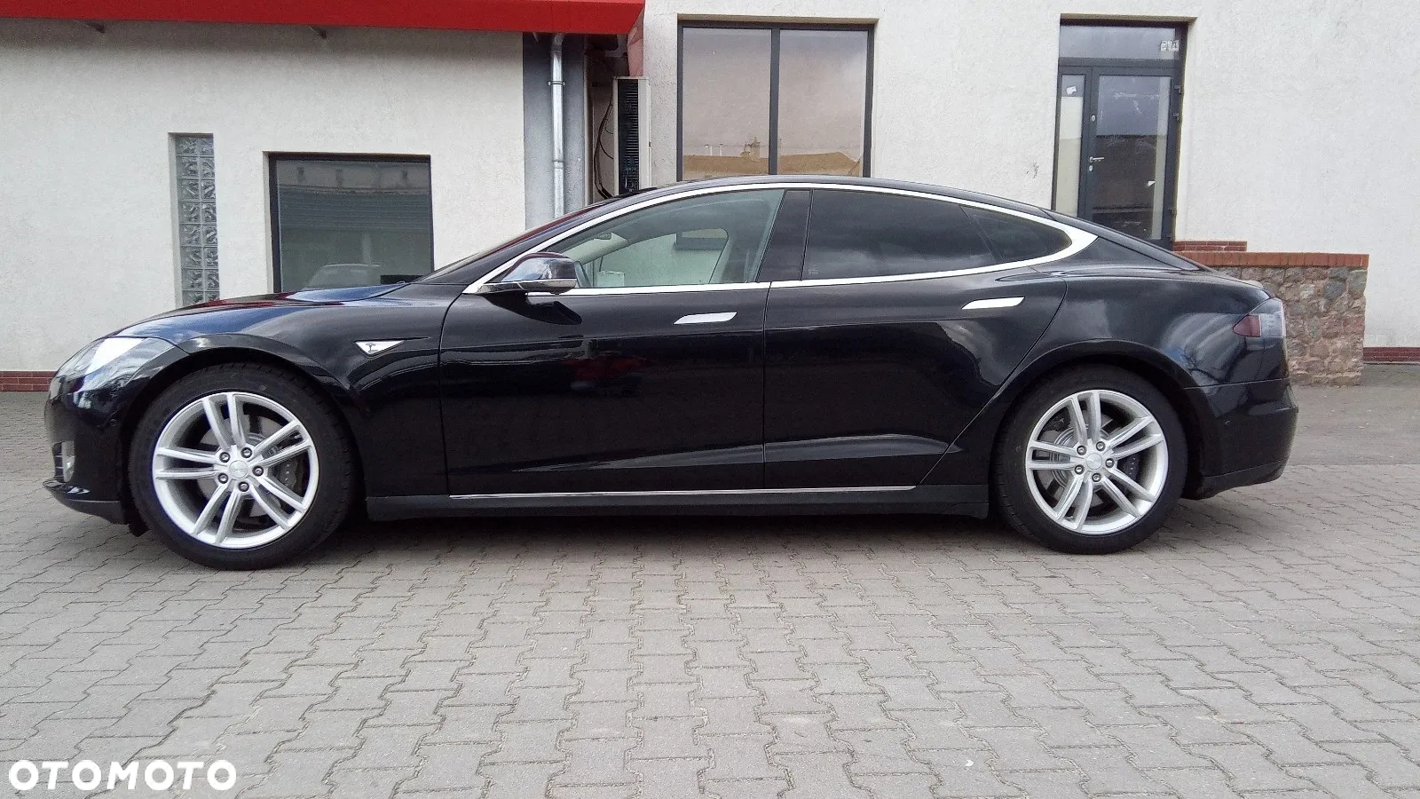 Tesla Model S Standard - 3