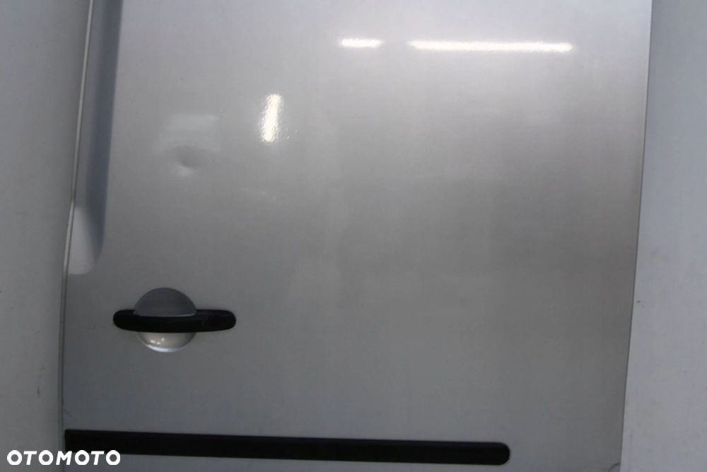 VW CADDY III 2003R- DRZWI LEWE LEWY TYŁ TYLNE LA7W - KOD LAKIERU - 3