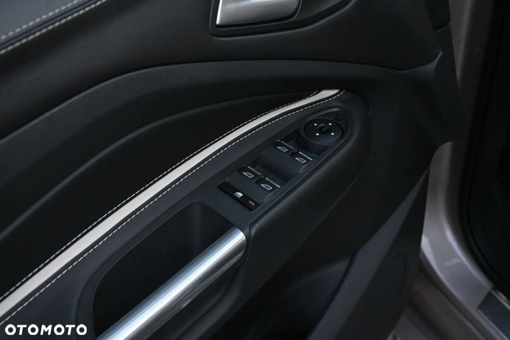 Ford Kuga 1.5 EcoBoost 4x4 Vignale - 35