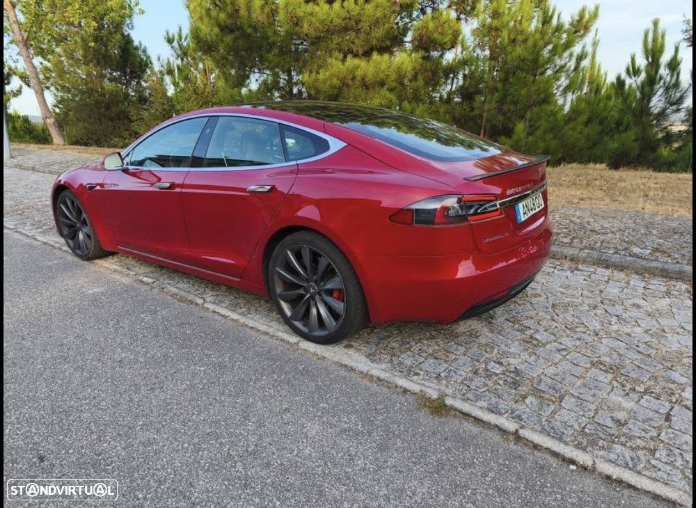 Tesla Model S - 2