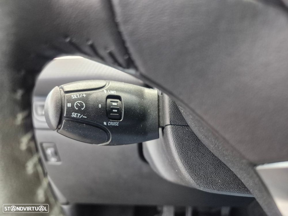 Peugeot 208 1.6 BlueHDi Style — fotografia 10