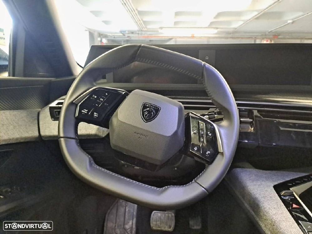 Peugeot 3008 1.2 Hybrid Allure e-DCS6 - 12