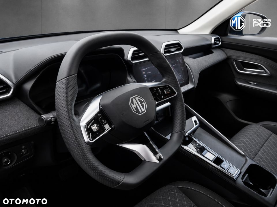 MG ZS Hybrid+ - 11