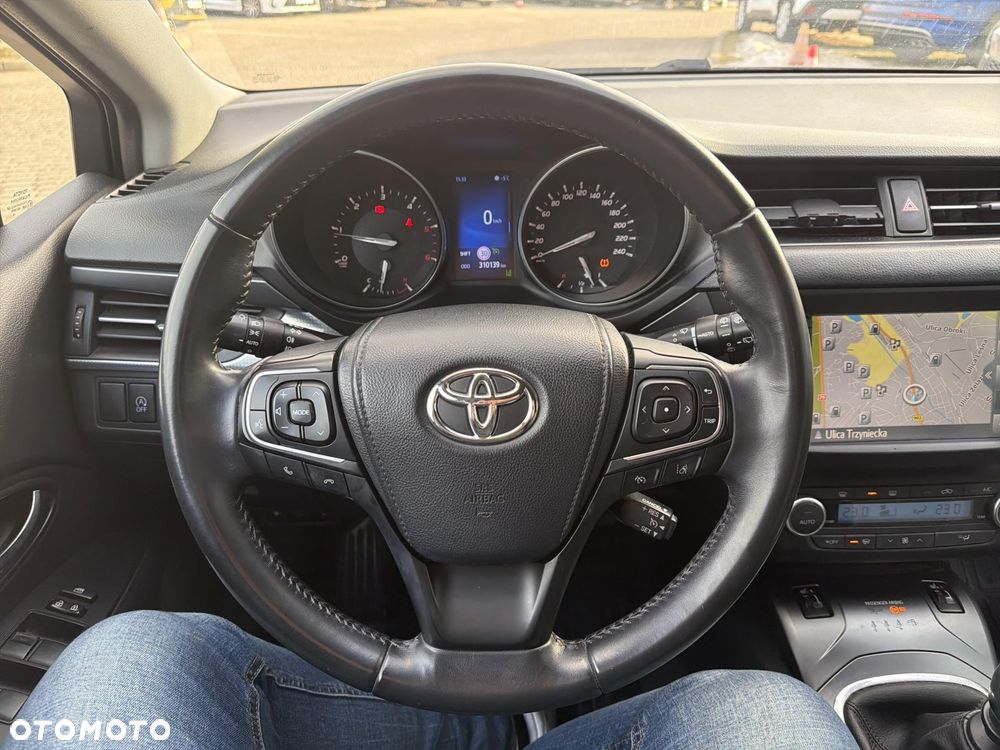 Toyota Avensis 2.0 D-4D Premium - 13
