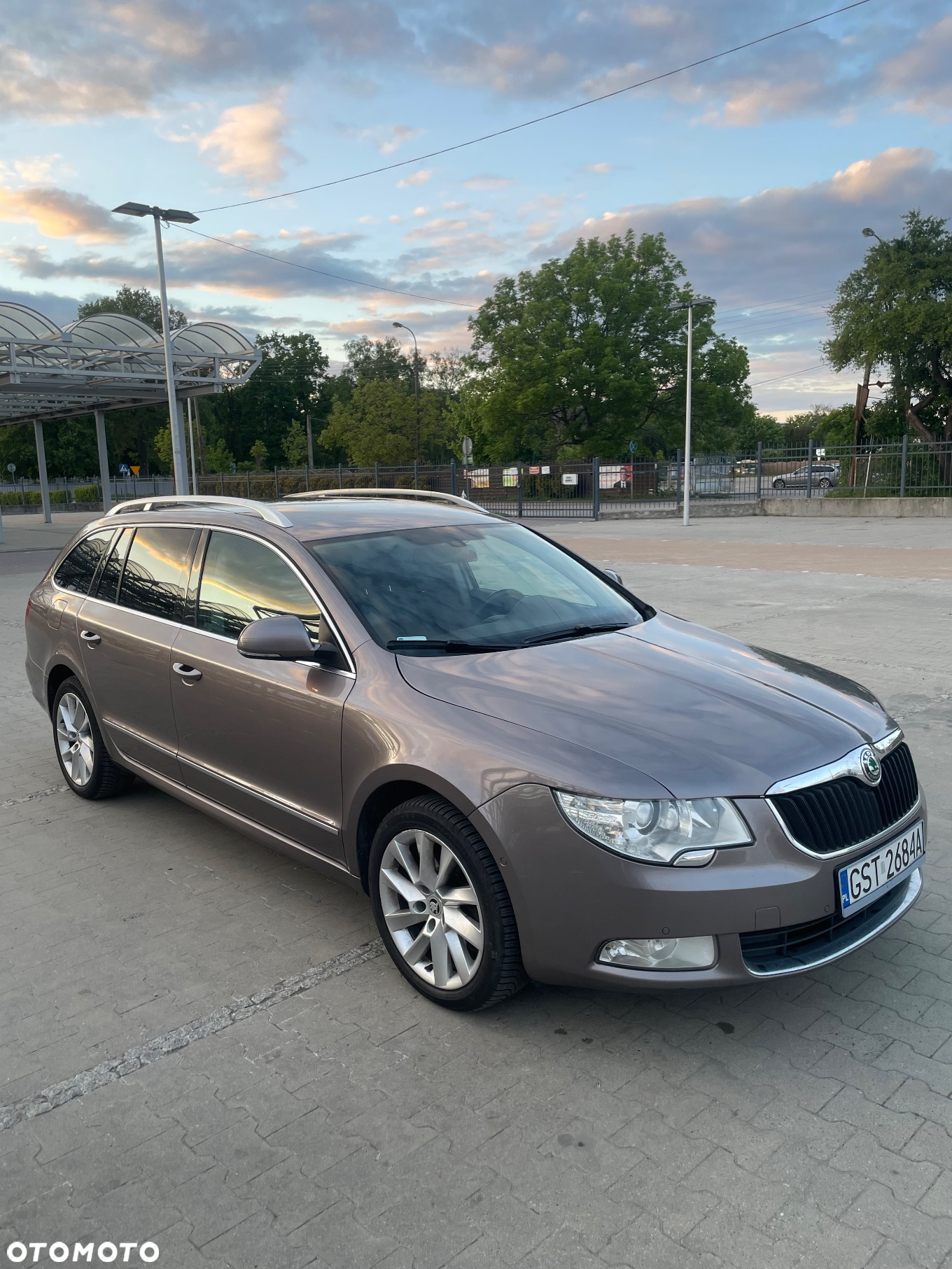 Skoda Superb 2.0 TDI Elegance DSG - 2