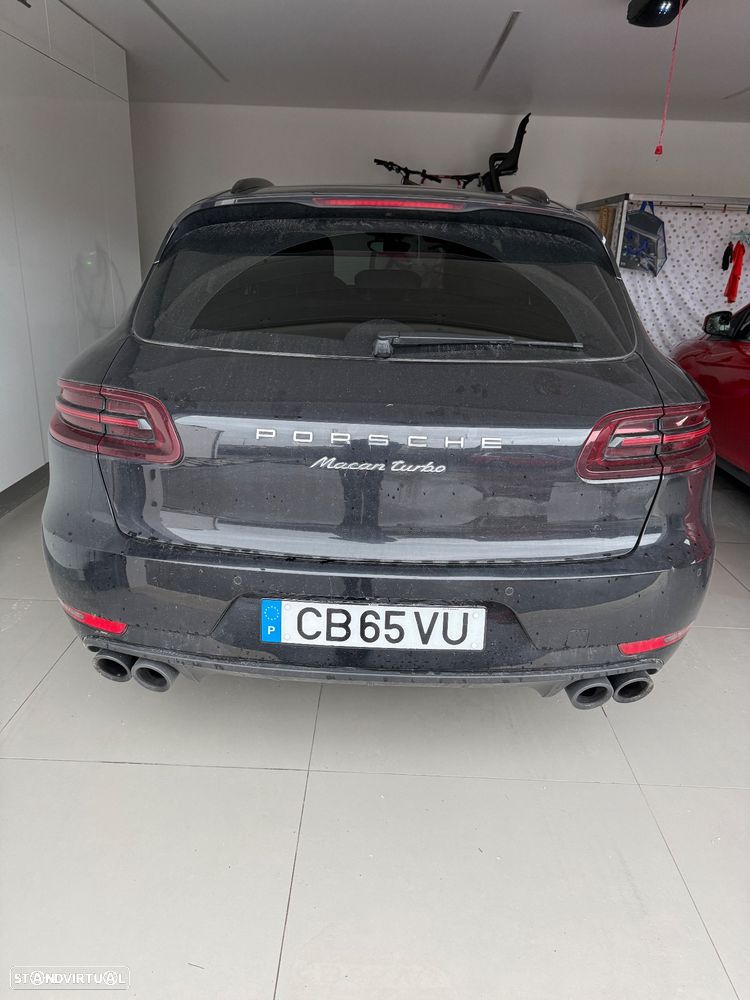 Porsche Macan Turbo - 28
