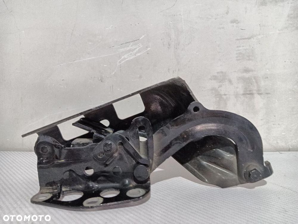 ZAWIAS MASKI LEWY MERCEDES E KLASA W213 A2138800128 - 2