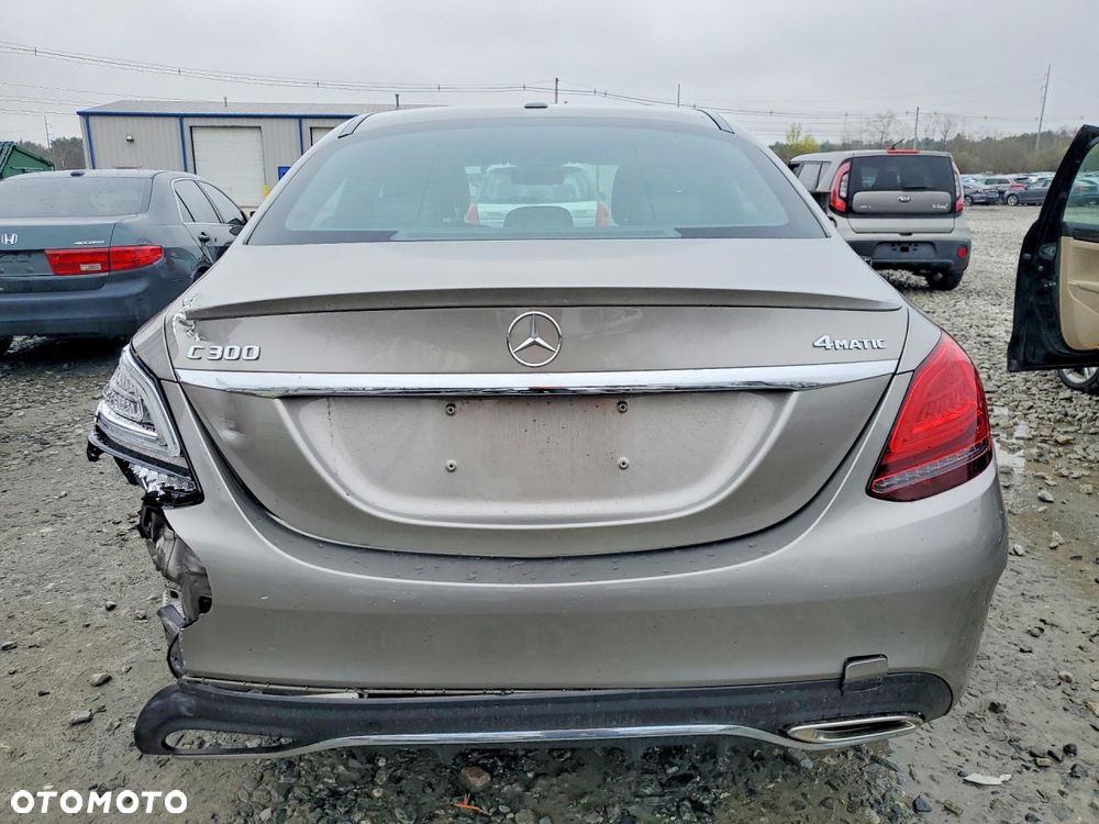 Mercedes-Benz Klasa C 300 4Matic 9G-TRONIC AMG Line - 6