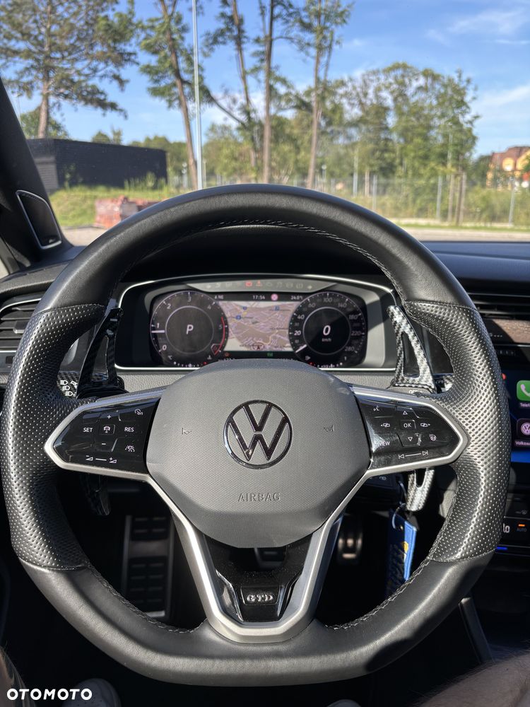Volkswagen Golf - 10