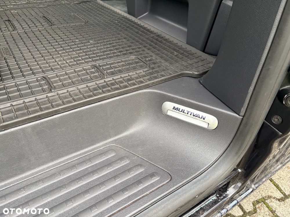 Volkswagen Multivan - 17
