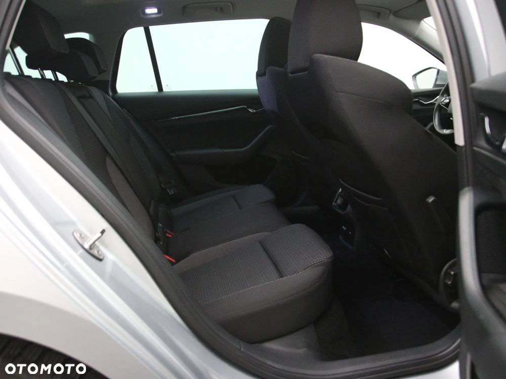 Skoda Octavia 2.0 TDI SCR Clever DSG - 15