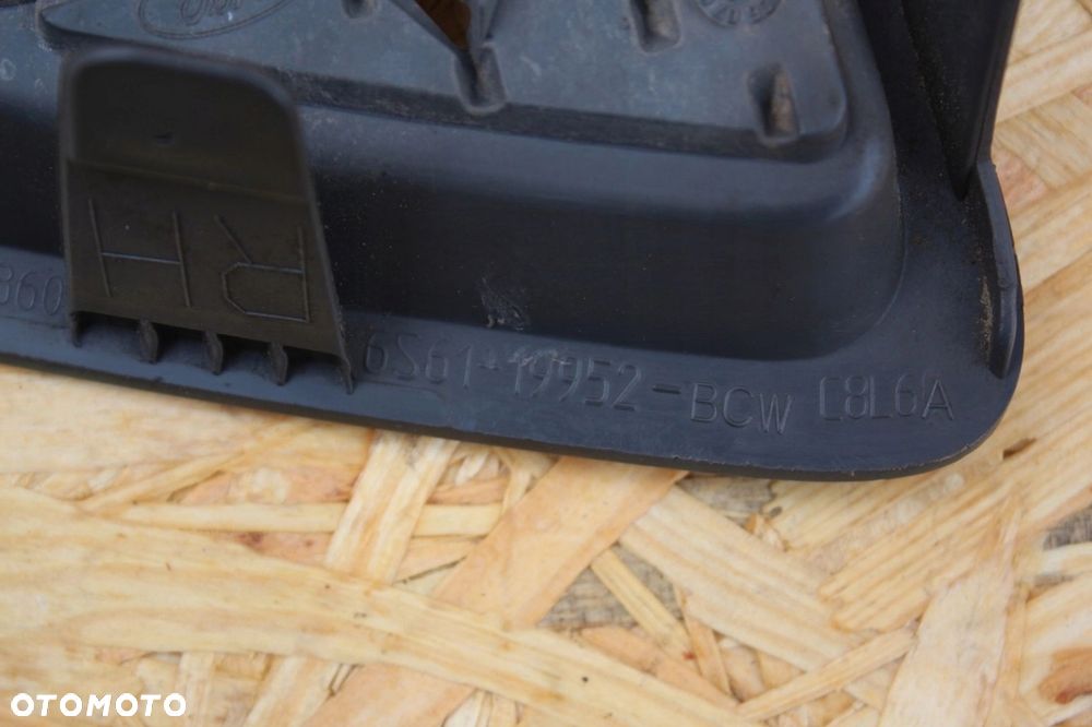 Ford Fiesta mk5 V 05-08 Prawa kratka ramka halogen - 4