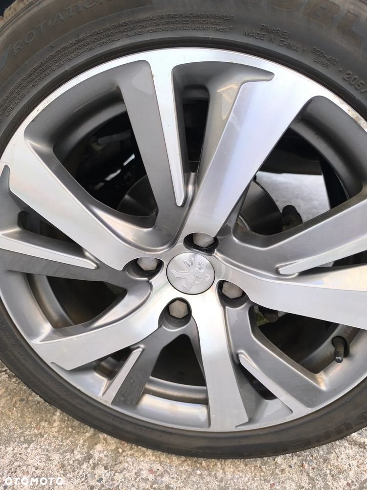 Peugeot 2008 1.2 Pure Tech Allure S&S EAT6 - 4