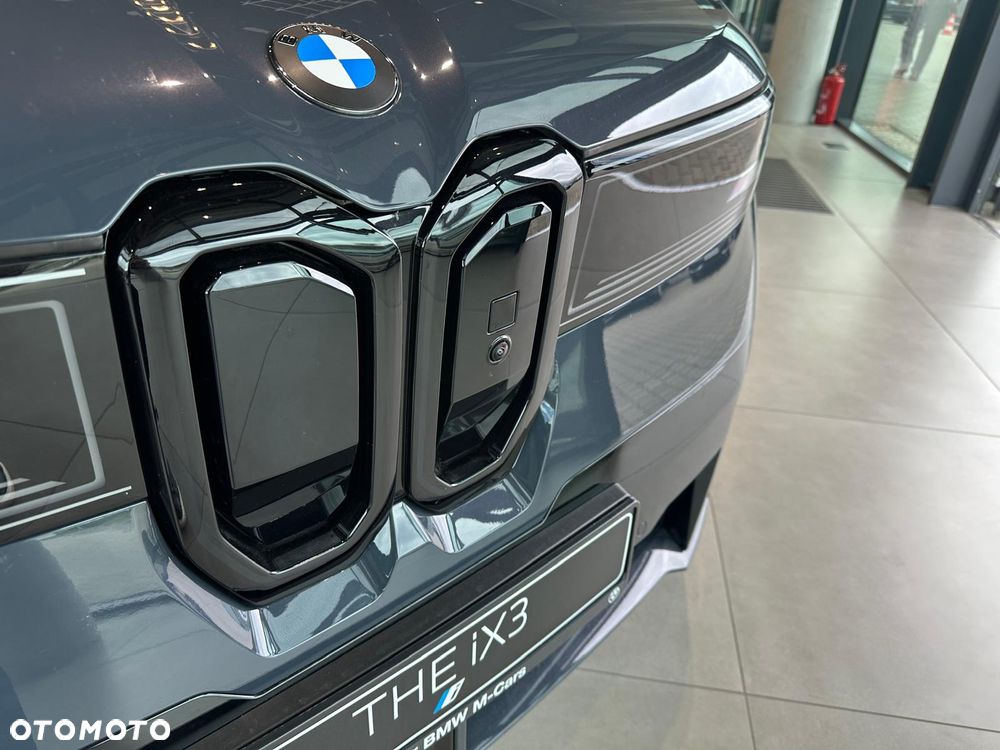 BMW iX3 - 14