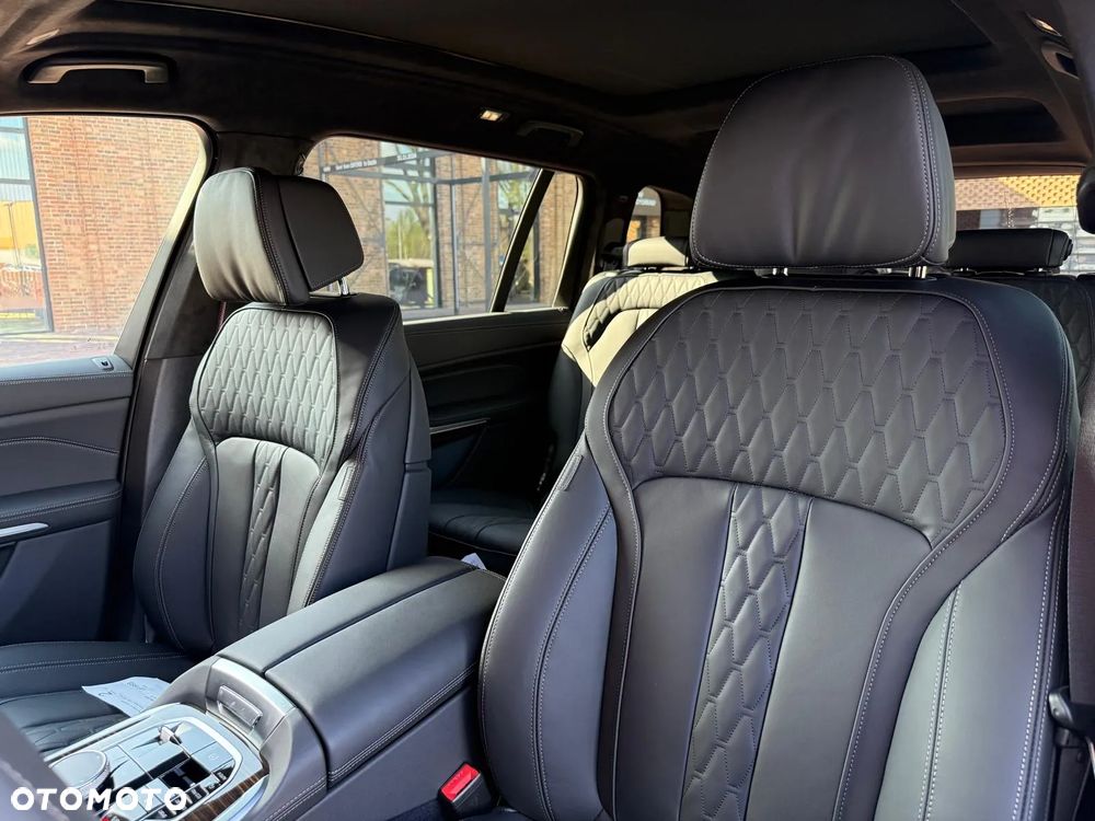 BMW X7 - 24