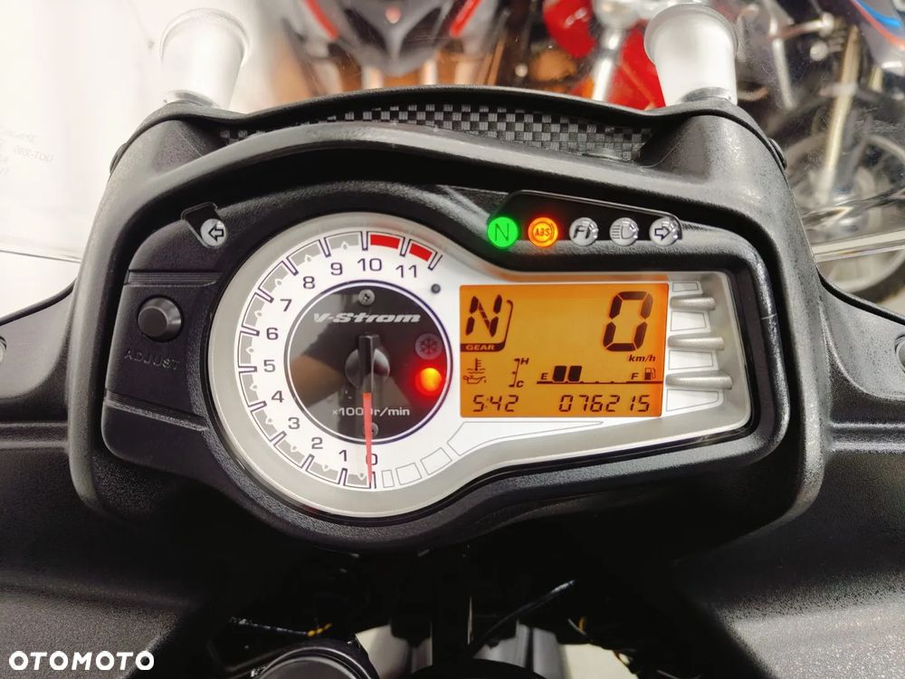 Suzuki V-STROM - 16