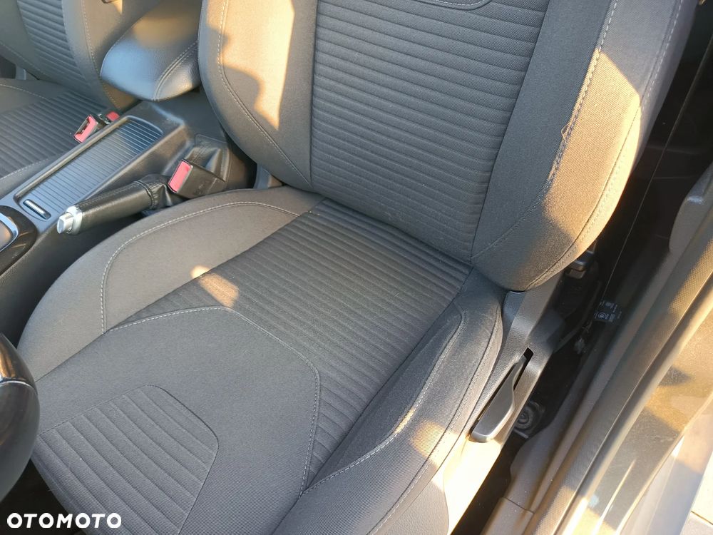Ford Focus Turnier 1.5 EcoBlue Start-Stopp-System TITANIUM - 8
