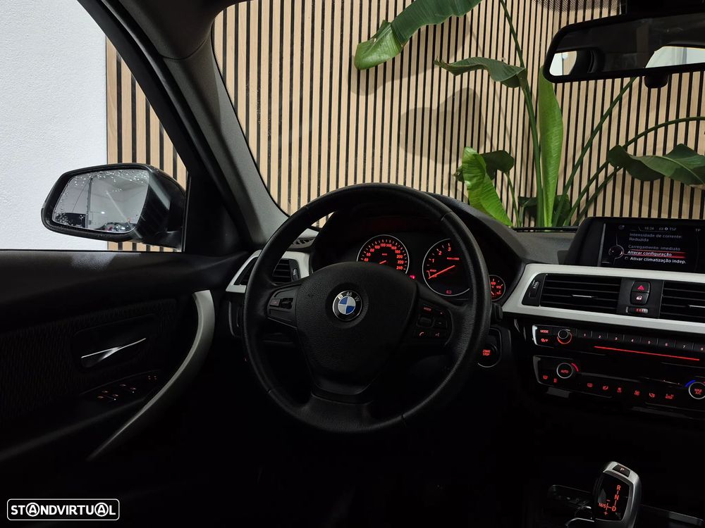 BMW 330 e iPerformance Advantage - 13
