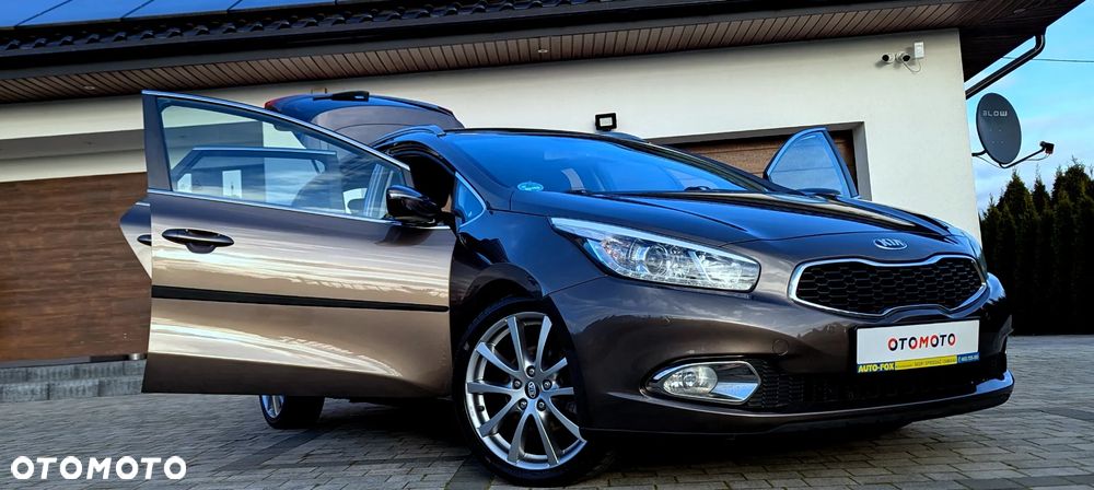 Kia Ceed 1.6 GDI ISG Dream-Team Edition - 2
